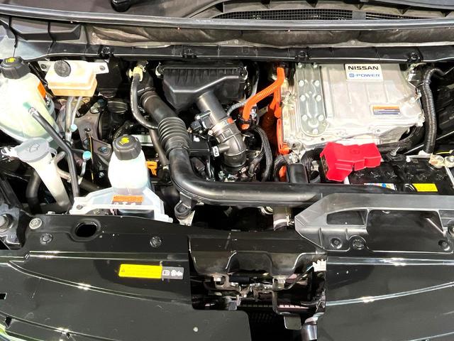 セレナ e-パワー ハイウェイスターV プロパイロット 衝突軽減 純正10型ナビ 後席モニター 全周囲カメラ ハンズフリー両側電動スライド ETC Bluetooth接続 フルセグ CD/DVD再生 ドラレコ ダブルオートエアコン(18枚目)