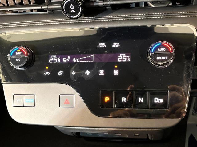 セレナ e-パワー ハイウェイスターV 登録済未使用車 プロパイロット メーカーナビ 全周囲カメラ ハンズフリー両側電動スライド デジタルインナーミラー Bluetooth接続 フルセグ ETC スマートキー ダブルオートエアコン(28枚目)