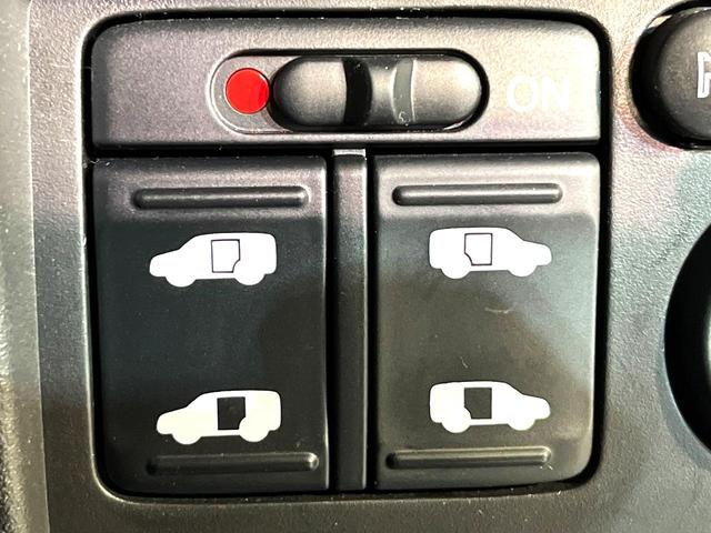 フリードスパイクハイブリッド ジャストセレクション 両側電動ドア SDナビ バックカメラ 禁煙車 ハーフレザーシート ドラレコ スマートキー HIDヘッド ETC クルコン オートエアコン 純正15インチアルミ 地デジ 横滑り防止装置(5枚目)