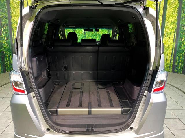 フリードスパイクハイブリッド ジャストセレクション 両側電動ドア SDナビ バックカメラ 禁煙車 ハーフレザーシート ドラレコ スマートキー HIDヘッド ETC クルコン オートエアコン 純正15インチアルミ 地デジ 横滑り防止装置(10枚目)