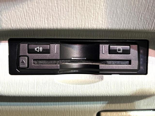 プリウス Ｇツーリングセレクション　ＢＩＧ－Ｘ９インチナビ　バックカメラ　ドライブレコーダー　ＥＴＣ　Ｂｌｕｅｔｏｏｔｈ　ＬＥＤヘッドライト　クルーズコントロール　ハーフレザーシート　１７インチ純正アルミホイール　スマートキー（6枚目）