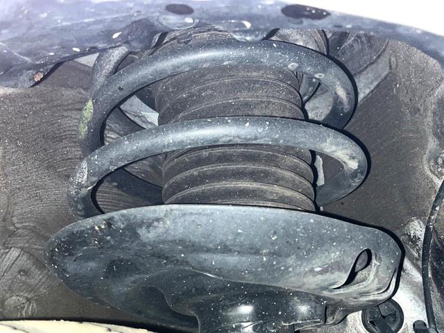 プリウス Sセーフティプラス 衝突軽減 純正ナビ LEDヘッドライト バックカメラ ドラレコ Bluetooth接続 CD/DVD再生 オートエアコン スマートキー オートライト 電動格納ミラー 盗難防止装置(23枚目)