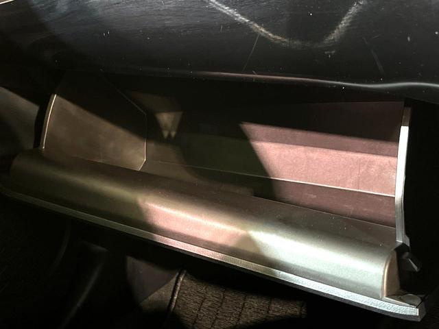 プリウス Sセーフティプラス 衝突軽減 純正ナビ LEDヘッドライト バックカメラ ドラレコ Bluetooth接続 CD/DVD再生 オートエアコン スマートキー オートライト 電動格納ミラー 盗難防止装置(25枚目)