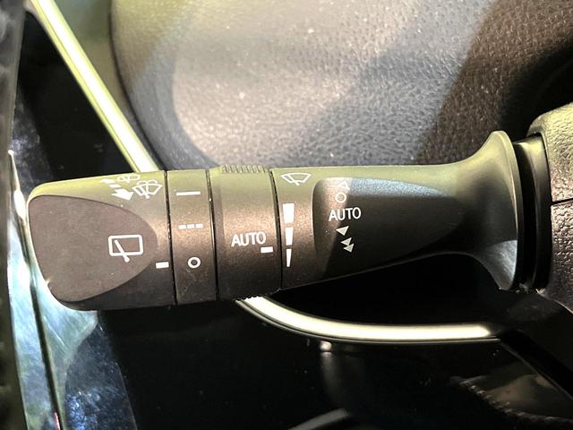 プリウス Sセーフティプラス 衝突軽減 純正ナビ LEDヘッドライト バックカメラ ドラレコ Bluetooth接続 CD/DVD再生 オートエアコン スマートキー オートライト 電動格納ミラー 盗難防止装置(35枚目)