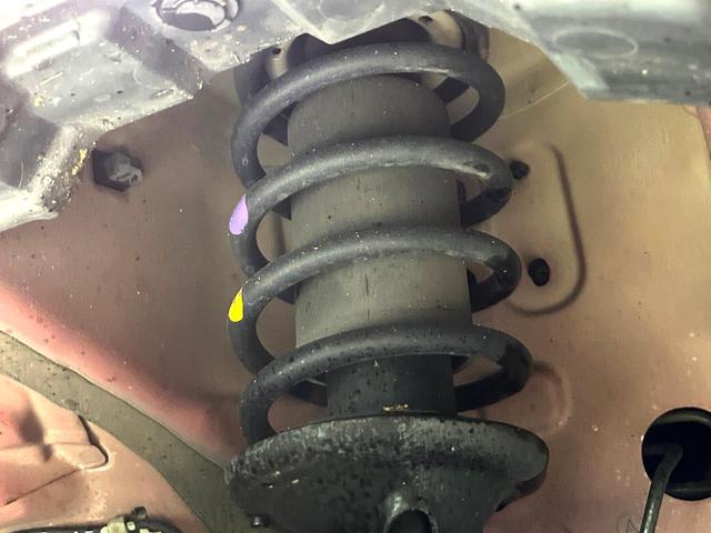 スペーシアカスタムＺ ベースグレード　４ＷＤ　衝突軽減　両側電動スライド　ナビ　シートヒーター　バックカメラ　Ｂｌｕｅｔｏｏｔｈ接続　ＥＴＣ　オーテオアコン　スマートキー　盗難防止装置　アイドリングストップ　電動格納ミラー　横滑り防止装置（23枚目）