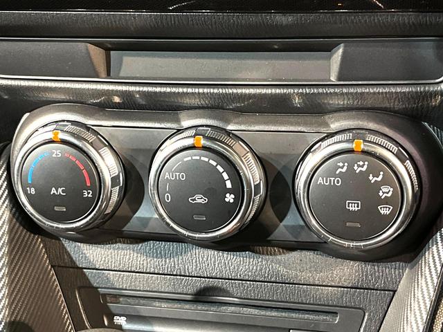 デミオ 13S 4WD 衝突軽減 マツダコネクトナビ バックカメラ Bluetooth接続 CD/DVD再生 USB入力端子 オートエアコン オートライト スマートキー アイドリングストップ 盗難防止装置(6枚目)