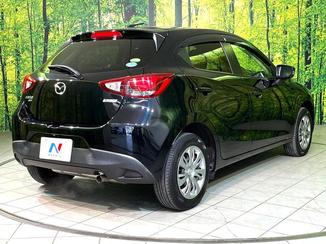 デミオ 13S 4WD 衝突軽減 マツダコネクトナビ バックカメラ Bluetooth接続 CD/DVD再生 USB入力端子 オートエアコン オートライト スマートキー アイドリングストップ 盗難防止装置(17枚目)