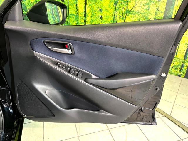 デミオ 13S 4WD 衝突軽減 マツダコネクトナビ バックカメラ Bluetooth接続 CD/DVD再生 USB入力端子 オートエアコン オートライト スマートキー アイドリングストップ 盗難防止装置(45枚目)