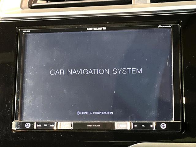 フィットハイブリッド Sパッケージ 4WD 衝突軽減 ナビ バックカメラ LEDヘッド ETC クルコン オートライト オートエアコン Bluetooth接続 CD/DVD再生 フルセグ 禁煙車 ドラレコ スマートキー(4枚目)