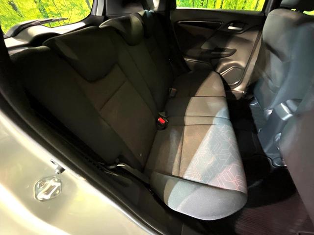 フィットハイブリッド Sパッケージ 4WD 衝突軽減 ナビ バックカメラ LEDヘッド ETC クルコン オートライト オートエアコン Bluetooth接続 CD/DVD再生 フルセグ 禁煙車 ドラレコ スマートキー(9枚目)