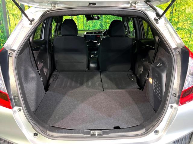 フィットハイブリッド Sパッケージ 4WD 衝突軽減 ナビ バックカメラ LEDヘッド ETC クルコン オートライト オートエアコン Bluetooth接続 CD/DVD再生 フルセグ 禁煙車 ドラレコ スマートキー(10枚目)