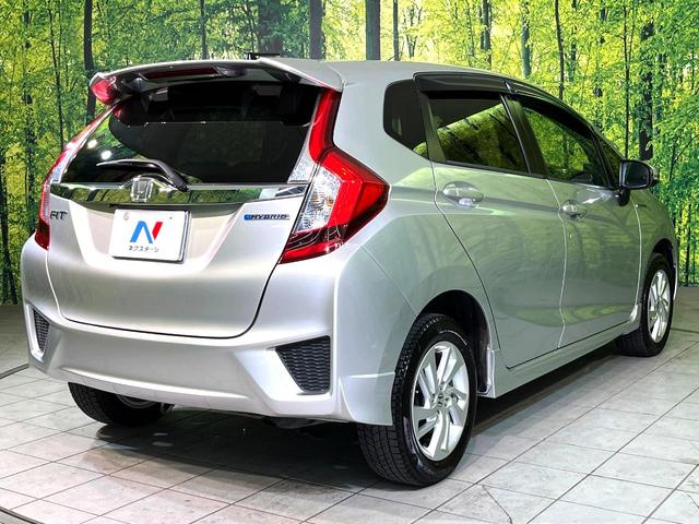 フィットハイブリッド Sパッケージ 4WD 衝突軽減 ナビ バックカメラ LEDヘッド ETC クルコン オートライト オートエアコン Bluetooth接続 CD/DVD再生 フルセグ 禁煙車 ドラレコ スマートキー(17枚目)