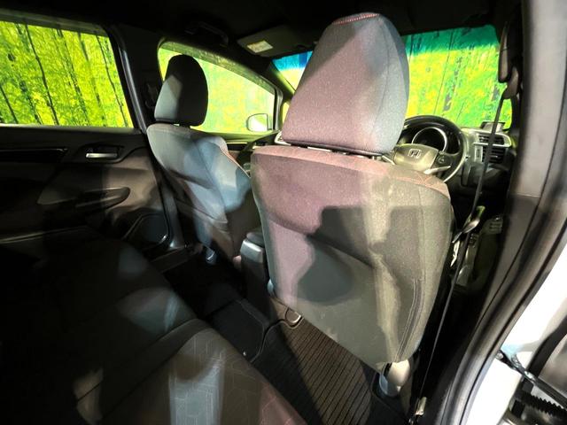 フィットハイブリッド Sパッケージ 4WD 衝突軽減 ナビ バックカメラ LEDヘッド ETC クルコン オートライト オートエアコン Bluetooth接続 CD/DVD再生 フルセグ 禁煙車 ドラレコ スマートキー(44枚目)