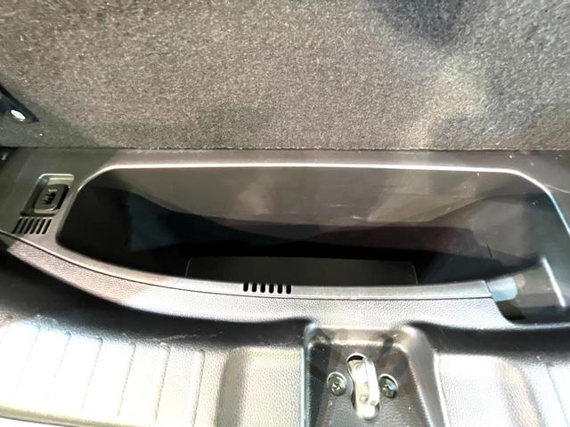 フィットハイブリッド Sパッケージ 4WD 衝突軽減 ナビ バックカメラ LEDヘッド ETC クルコン オートライト オートエアコン Bluetooth接続 CD/DVD再生 フルセグ 禁煙車 ドラレコ スマートキー(49枚目)