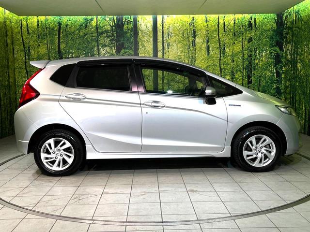 フィットハイブリッド Sパッケージ 4WD 衝突軽減 ナビ バックカメラ LEDヘッド ETC クルコン オートライト オートエアコン Bluetooth接続 CD/DVD再生 フルセグ 禁煙車 ドラレコ スマートキー(62枚目)