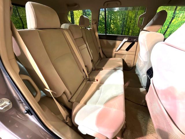 ランドクルーザープラド TX 4WD 7人乗り 衝突軽減 LEDヘッド レーダークルーズ ETC ドラレコ Bluetooth接続 CD/DVD再生 ヘッドライトウォッシャー デュアルオートエアコン スマートキー 盗難防止装置(9枚目)
