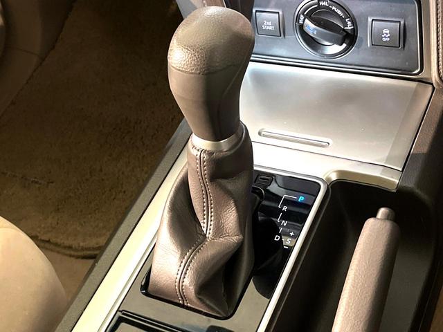 ランドクルーザープラド TX 4WD 7人乗り 衝突軽減 LEDヘッド レーダークルーズ ETC ドラレコ Bluetooth接続 CD/DVD再生 ヘッドライトウォッシャー デュアルオートエアコン スマートキー 盗難防止装置(23枚目)