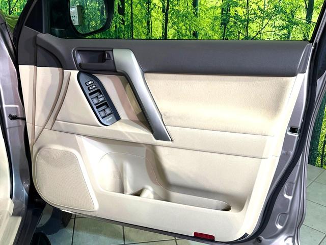 ランドクルーザープラド TX 4WD 7人乗り 衝突軽減 LEDヘッド レーダークルーズ ETC ドラレコ Bluetooth接続 CD/DVD再生 ヘッドライトウォッシャー デュアルオートエアコン スマートキー 盗難防止装置(51枚目)