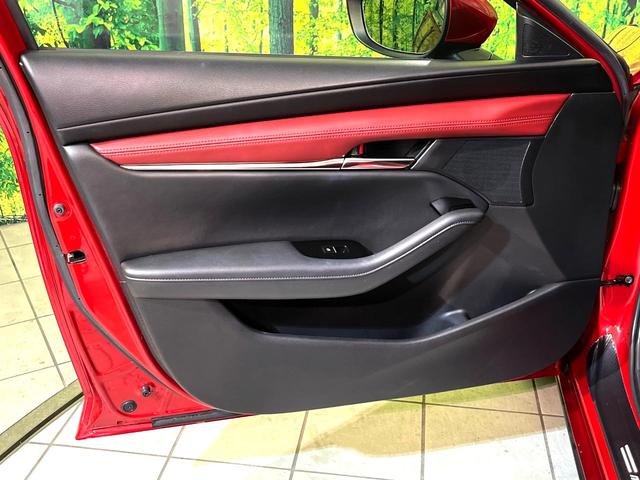 MAZDA3ファストバック 20Sプロアクティブ ツーリングセレクション メーカー8.8型ナビ 全周囲カメラ 衝突軽減 赤革シート ステアリングヒーター シートヒーター ドラレコ Bluetooth ETC LEDヘッド オートハイビーム オートライト オートエアコン(31枚目)