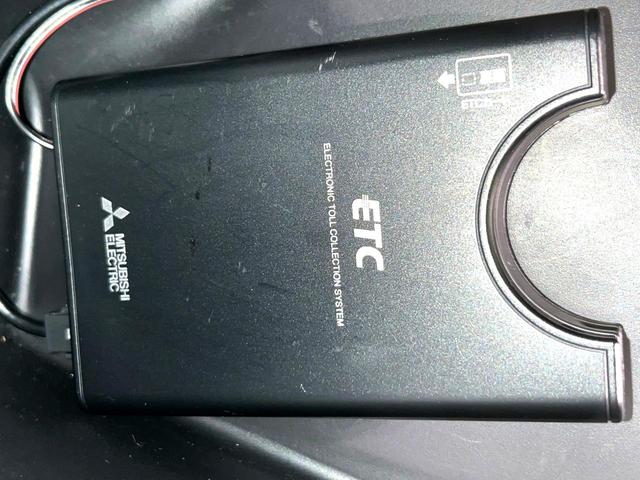 ヴェゼル ハイブリッドX 4WD 純正ナビ バックカメラ 衝突軽減 シートヒーター クルコン フルセグ ドラレコ Bluetooth LEDヘッド フロントフォグ オートライト オートエアコン スマートキー 電動格納ミラー(7枚目)