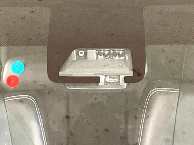 カローラフィールダー １．５Ｇ　ダブルバイビー　純正ナビ　バックカメラ　衝突軽減　ハーフレザーシート　Ｂｌｕｅｔｏｏｔｈ　ＬＥＤヘッド＆フォグ　オートハイビーム　オートライト　オートエアコン　スマートキー　プッシュスタート　ＯＰ１６インチＡＷ（3枚目）