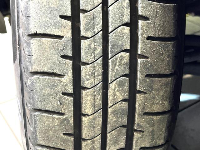 アクア X-アーバン 衝突軽減 純正9型ナビ LEDヘッド バックカメラ Bluetooth接続 フルセグ CD/DVD再生 オートエアコン オートライト スマートキー 盗難防止装置 横滑り防止装置 電動格納ミラー(52枚目)