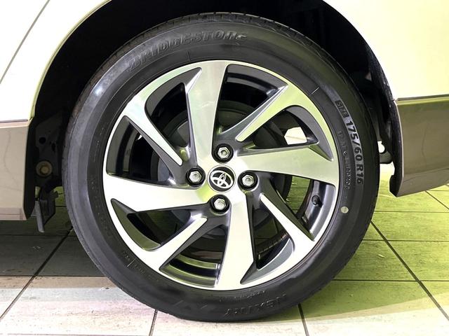 アクア X-アーバン 衝突軽減 純正9型ナビ LEDヘッド バックカメラ Bluetooth接続 フルセグ CD/DVD再生 オートエアコン オートライト スマートキー 盗難防止装置 横滑り防止装置 電動格納ミラー(60枚目)