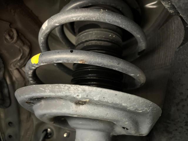 ハリアー G 4WD 衝突軽減 純正ディスプレイオーディオ デジタルインナーミラー LEDヘッド Bluetooth接続 バックカメラ ETC2.0 フルセグ オートライト デュアルオートエアコン スマートキー(22枚目)