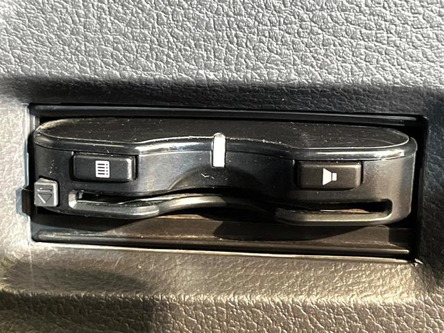 【ＥＴＣ】高速道路の料金所をストレスなく通過！話題のスポットやサービスエリアに多い「スマートＩＣ」利用時は必須のアイテムです。当店でセットアップを実施、ご納車当日からすぐにご利用いただけます！