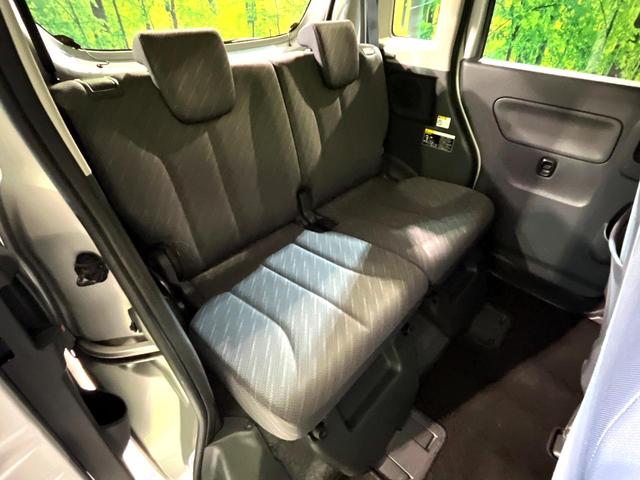 後部座席も気になるようなキズ・汚れやへたり等、大きなダメージはなく、良好な状態です。
