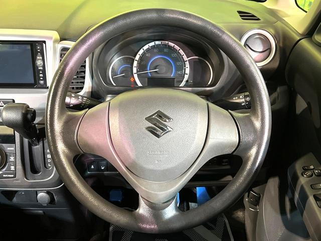 ステアリングも使用感が少なく、きれいな状態となっております♪