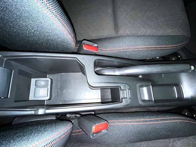 フィットハイブリッド Sパッケージ 純正ナビ バックカメラ 禁煙車 スマートキー LEDヘッド ビルトインETC クルコン オートライト オートエアコン 純正16インチアルミ Bluetooth CD DVD再生 地デジ(33枚目)