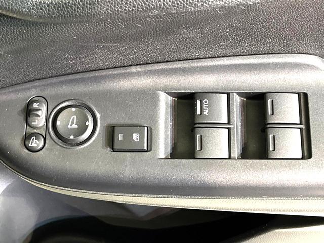 フィットハイブリッド Sパッケージ 純正ナビ バックカメラ 禁煙車 スマートキー LEDヘッド ビルトインETC クルコン オートライト オートエアコン 純正16インチアルミ Bluetooth CD DVD再生 地デジ(42枚目)