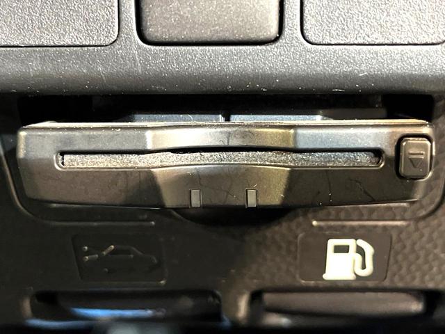 【ＥＴＣ】高速道路の料金所をストレスなく通過！話題のスポットやサービスエリアに多い「スマートＩＣ」利用時は必須のアイテムです。当店でセットアップを実施、ご納車当日からすぐにご利用いただけます！