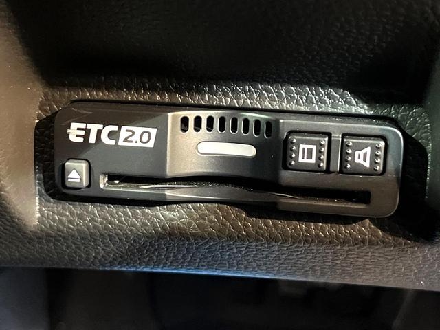 ヴェゼル ｅ：ＨＥＶ　Ｚ　４ＷＤ　ホンダコネクトディスプレイ　全周囲カメラ　デジタルインナーミラー　ＥＴＣ］　ドラレコ　Ｂｌｕｅｔｏｏｔｈ接続　ＬＥＤヘッド　パドルシフト　オートライト　オートエアコン　スマートキー（7枚目）
