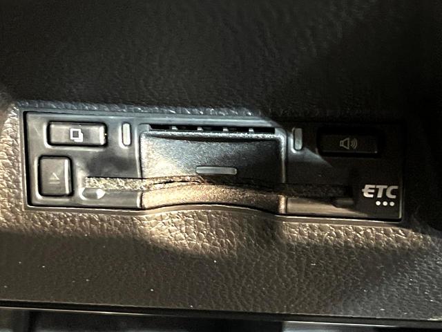 ヤリスクロス Ｚ　純正８型ナビ　禁煙車　衝突軽減　全周囲カメラ　フルセグ　Ｂｌｕｅｔｏｏｔｈ接続　ＬＥＤヘッド　シートヒーター　パワーシート　ステアリングヒーター　スマートキー（6枚目）