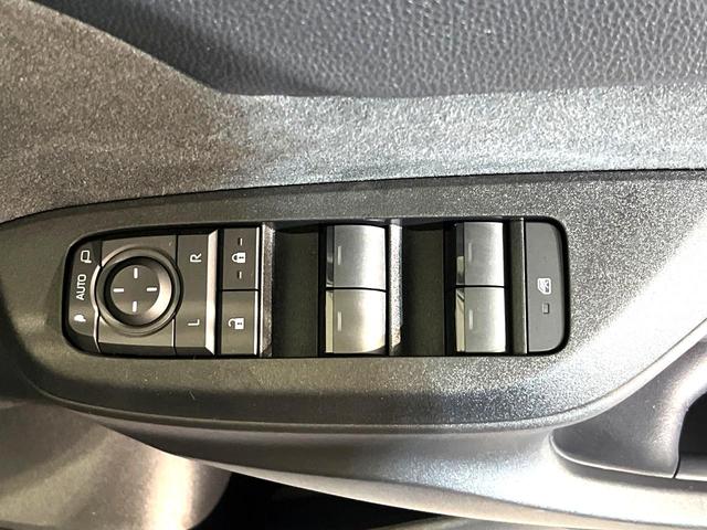 ヤリスクロス Ｚ　純正８型ナビ　禁煙車　衝突軽減　全周囲カメラ　フルセグ　Ｂｌｕｅｔｏｏｔｈ接続　ＬＥＤヘッド　シートヒーター　パワーシート　ステアリングヒーター　スマートキー（26枚目）