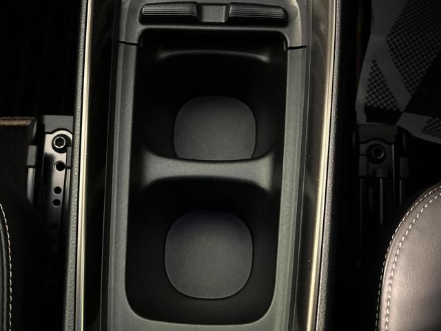 アクア Ｚ　４ＷＤ　モデリスタエアロ　寒冷地仕様　ナビ機能付純正１０５型ディスプレイオーディオ　ステアリングヒーター　シートヒーター　Ｂｌｕｅｔｏｏｔｈ接続　ＥＴＣ　ドラレコ　ＬＥＤヘッド　スマートキー　盗難防止（45枚目）