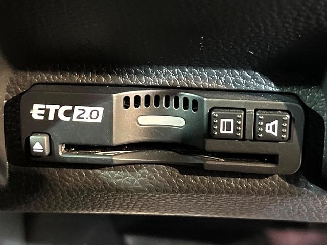 ヴェゼル ｅ：ＨＥＶ　Ｚ　４ＷＤ　９型ホンダコネクトディスプレイ　全周囲カメラ　シートヒーター　電動リアゲート　ＬＥＤヘッド　Ｂｌｕｅｔｏｏｔｈ接続　オートエアコン　ドラレコ　ＥＴＣ２．０　フルセグ　置き型充電　スマートキー（6枚目）