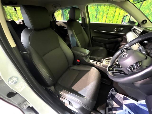 ヴェゼル ｅ：ＨＥＶ　Ｚ　４ＷＤ　９型ホンダコネクトディスプレイ　全周囲カメラ　シートヒーター　電動リアゲート　ＬＥＤヘッド　Ｂｌｕｅｔｏｏｔｈ接続　オートエアコン　ドラレコ　ＥＴＣ２．０　フルセグ　置き型充電　スマートキー（8枚目）