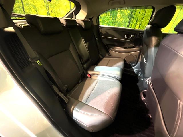 ヴェゼル ｅ：ＨＥＶ　Ｚ　４ＷＤ　９型ホンダコネクトディスプレイ　全周囲カメラ　シートヒーター　電動リアゲート　ＬＥＤヘッド　Ｂｌｕｅｔｏｏｔｈ接続　オートエアコン　ドラレコ　ＥＴＣ２．０　フルセグ　置き型充電　スマートキー（9枚目）