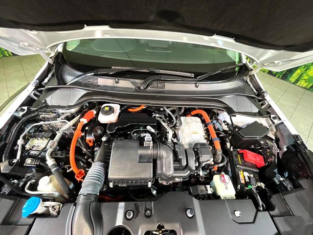 ヴェゼル ｅ：ＨＥＶ　Ｚ　４ＷＤ　９型ホンダコネクトディスプレイ　全周囲カメラ　シートヒーター　電動リアゲート　ＬＥＤヘッド　Ｂｌｕｅｔｏｏｔｈ接続　オートエアコン　ドラレコ　ＥＴＣ２．０　フルセグ　置き型充電　スマートキー（18枚目）