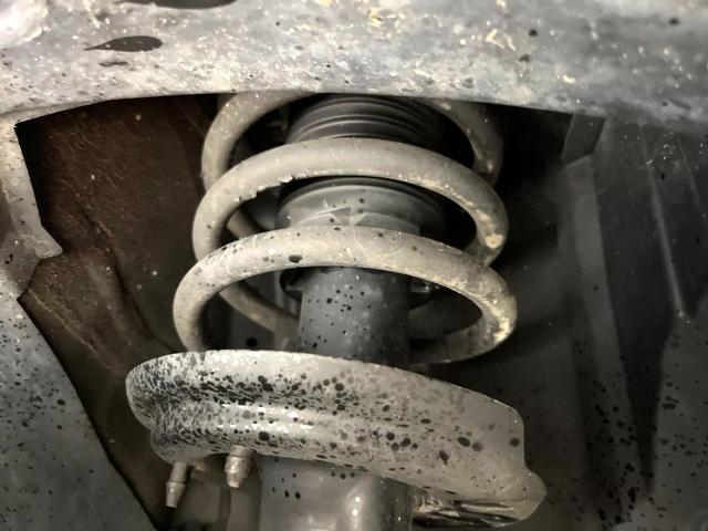 ヴェゼル ｅ：ＨＥＶ　Ｚ　４ＷＤ　９型ホンダコネクトディスプレイ　全周囲カメラ　シートヒーター　電動リアゲート　ＬＥＤヘッド　Ｂｌｕｅｔｏｏｔｈ接続　オートエアコン　ドラレコ　ＥＴＣ２．０　フルセグ　置き型充電　スマートキー（22枚目）