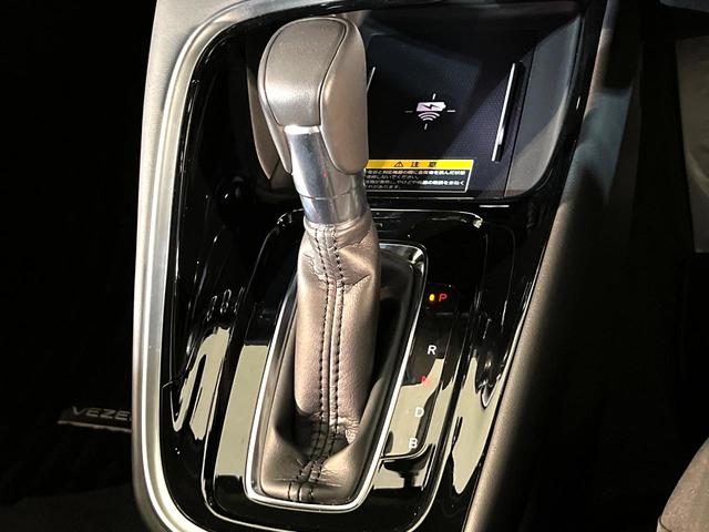 ヴェゼル ｅ：ＨＥＶ　Ｚ　４ＷＤ　９型ホンダコネクトディスプレイ　全周囲カメラ　シートヒーター　電動リアゲート　ＬＥＤヘッド　Ｂｌｕｅｔｏｏｔｈ接続　オートエアコン　ドラレコ　ＥＴＣ２．０　フルセグ　置き型充電　スマートキー（23枚目）