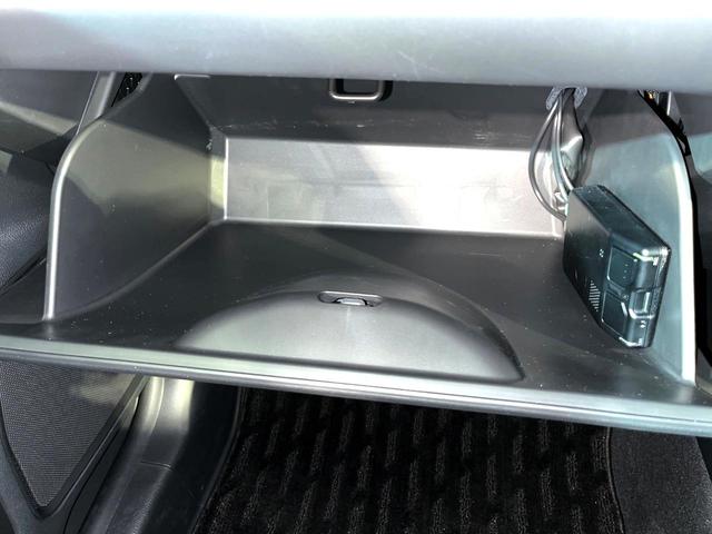 ヴェゼル ｅ：ＨＥＶ　Ｚ　４ＷＤ　９型ホンダコネクトディスプレイ　全周囲カメラ　シートヒーター　電動リアゲート　ＬＥＤヘッド　Ｂｌｕｅｔｏｏｔｈ接続　オートエアコン　ドラレコ　ＥＴＣ２．０　フルセグ　置き型充電　スマートキー（24枚目）