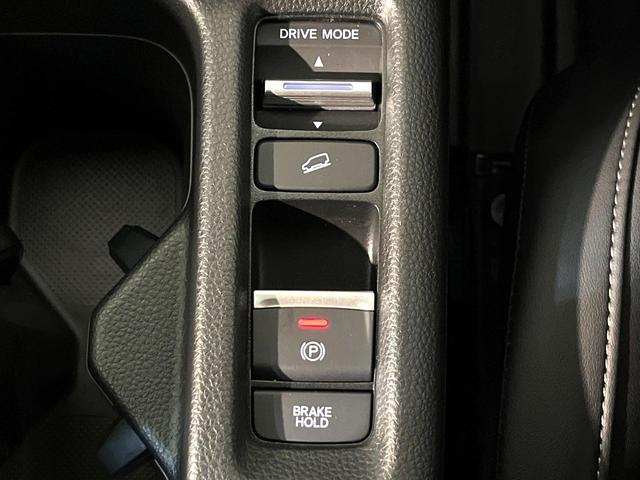 ヴェゼル ｅ：ＨＥＶ　Ｚ　４ＷＤ　９型ホンダコネクトディスプレイ　全周囲カメラ　シートヒーター　電動リアゲート　ＬＥＤヘッド　Ｂｌｕｅｔｏｏｔｈ接続　オートエアコン　ドラレコ　ＥＴＣ２．０　フルセグ　置き型充電　スマートキー（38枚目）