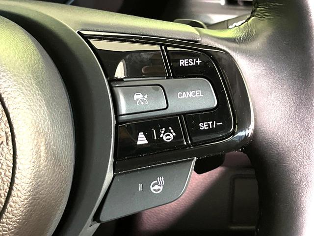 ヴェゼル ｅ：ＨＥＶ　Ｚ　４ＷＤ　９型ホンダコネクトディスプレイ　全周囲カメラ　シートヒーター　電動リアゲート　ＬＥＤヘッド　Ｂｌｕｅｔｏｏｔｈ接続　オートエアコン　ドラレコ　ＥＴＣ２．０　フルセグ　置き型充電　スマートキー（41枚目）
