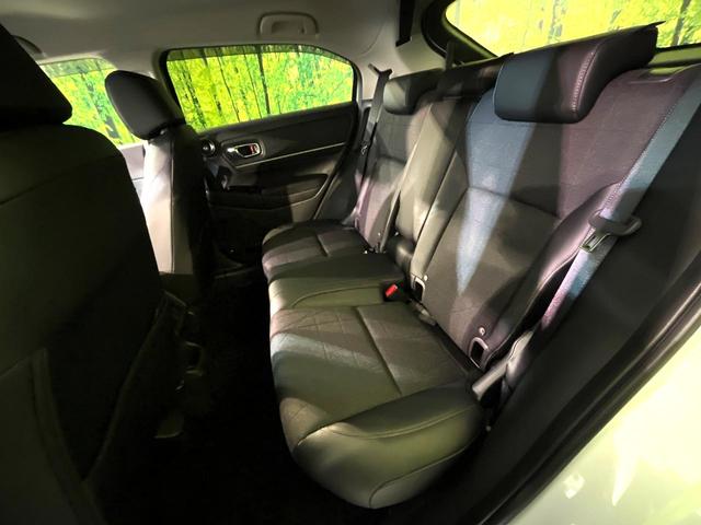 ヴェゼル ｅ：ＨＥＶ　Ｚ　４ＷＤ　９型ホンダコネクトディスプレイ　全周囲カメラ　シートヒーター　電動リアゲート　ＬＥＤヘッド　Ｂｌｕｅｔｏｏｔｈ接続　オートエアコン　ドラレコ　ＥＴＣ２．０　フルセグ　置き型充電　スマートキー（53枚目）