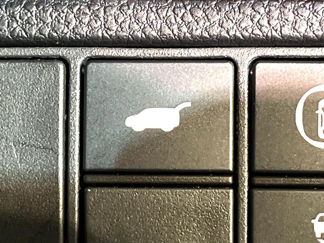 ヴェゼル e:HEV Z 4WD 衝突軽減 9型ホンダコネクトディスプレイ LEDヘッド 電動リアゲート パドルシフト シートヒーター バックカメラ Bluetooth接続 フルセグ オートエアコン スマートキー(6枚目)