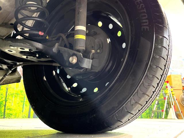 お車を安心してお乗りいただく為には、足回りの定期点検が欠かせません。サービスサポート（有償保証）では無料点検もご提供しており、安心のカーライフをお過ごしいただけるサポート体制が整っています。